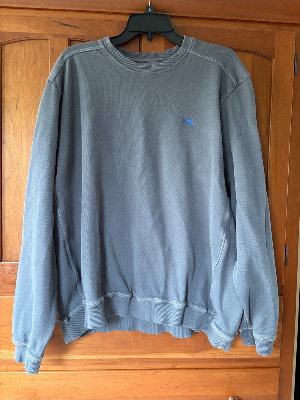 Tommy Bahama Men's Crewneck Sweatshirt in gray with Embroidered Logo